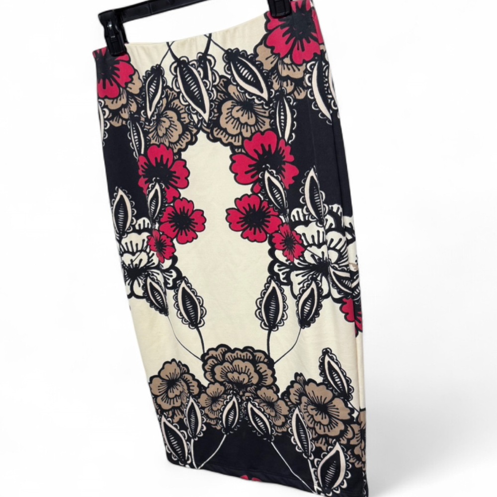 Bebe "Russian Doll" Floral Mirror Print Pencil Skirt - Picture 7 of 8